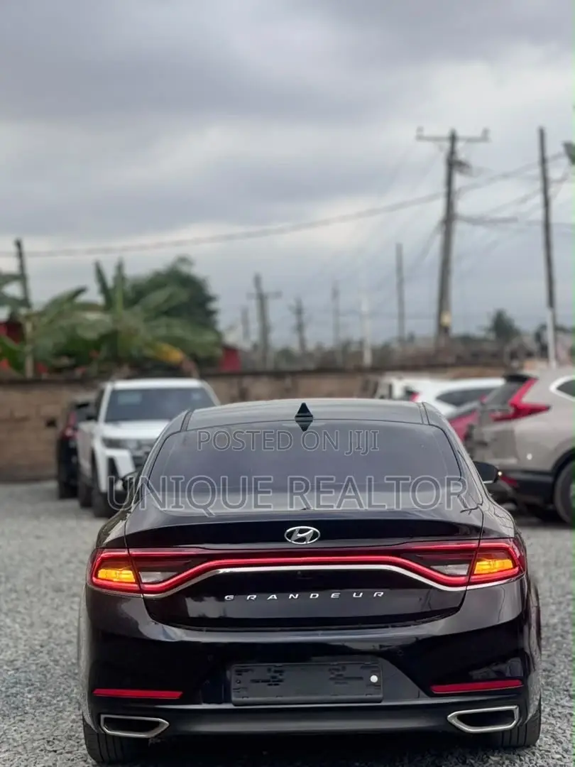 Hyundai Grandeur 2018 Black