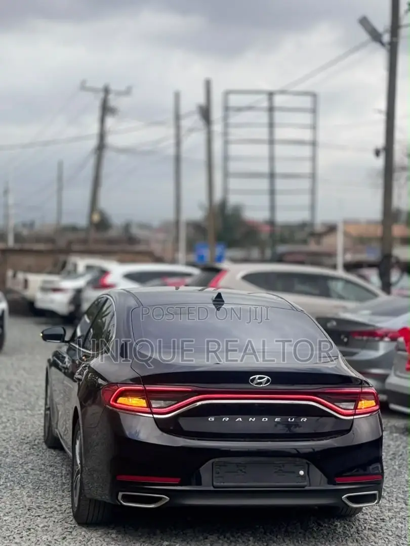 Hyundai Grandeur 2018 Black