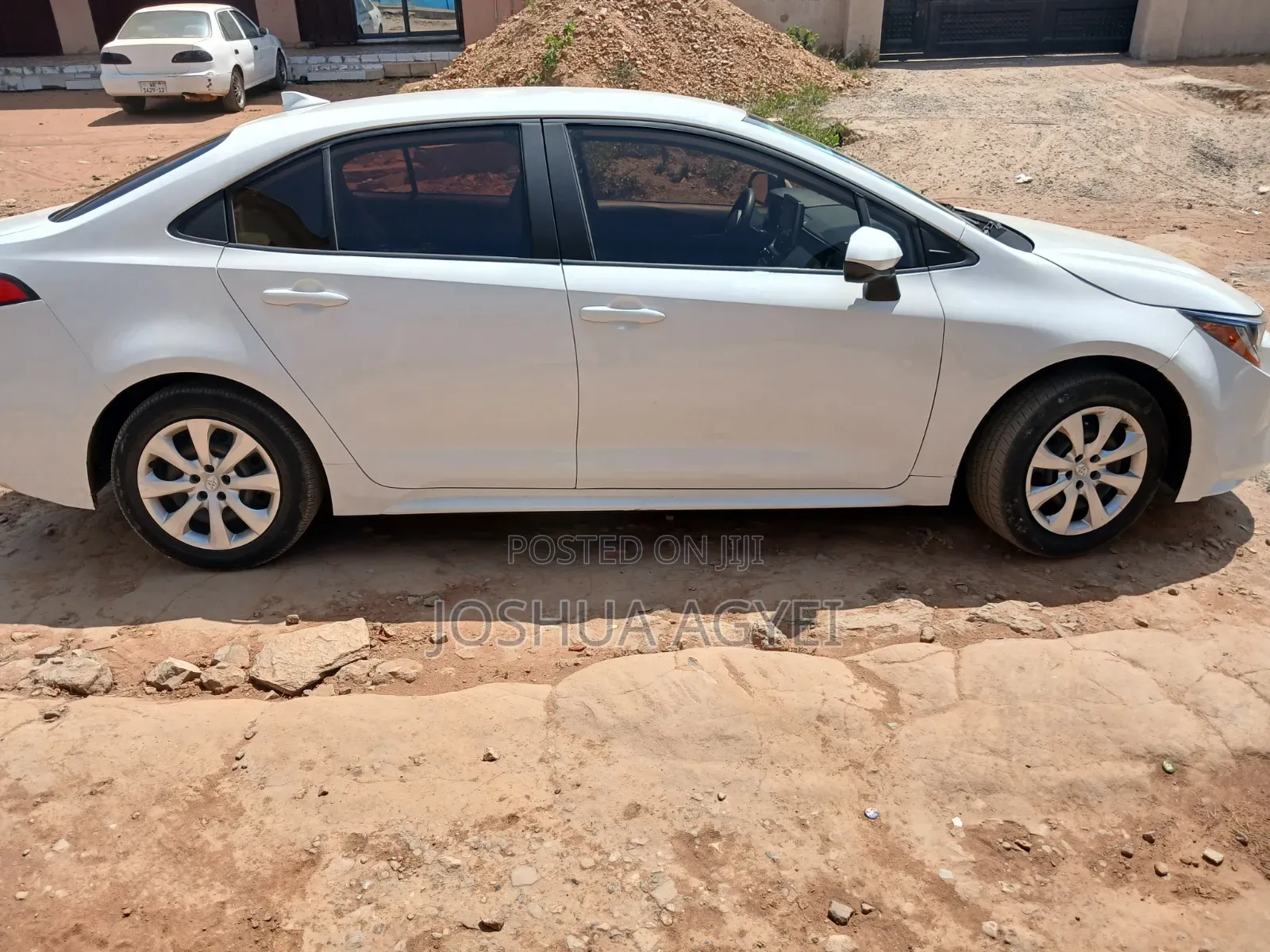 Toyota Corolla LE 2021 White