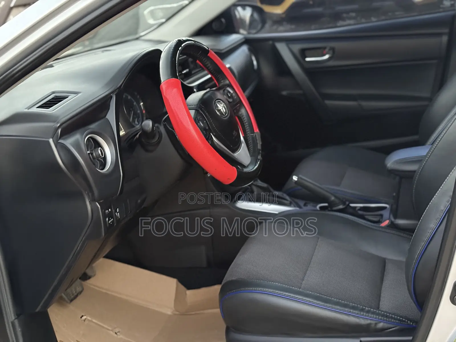 Toyota Corolla SE (1.8L 4cyl 2A) 2019 Silver