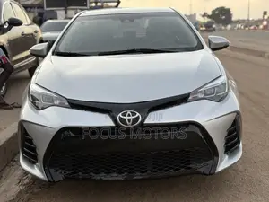 Toyota Corolla SE (1.8L 4cyl 2A) 2019 Silver