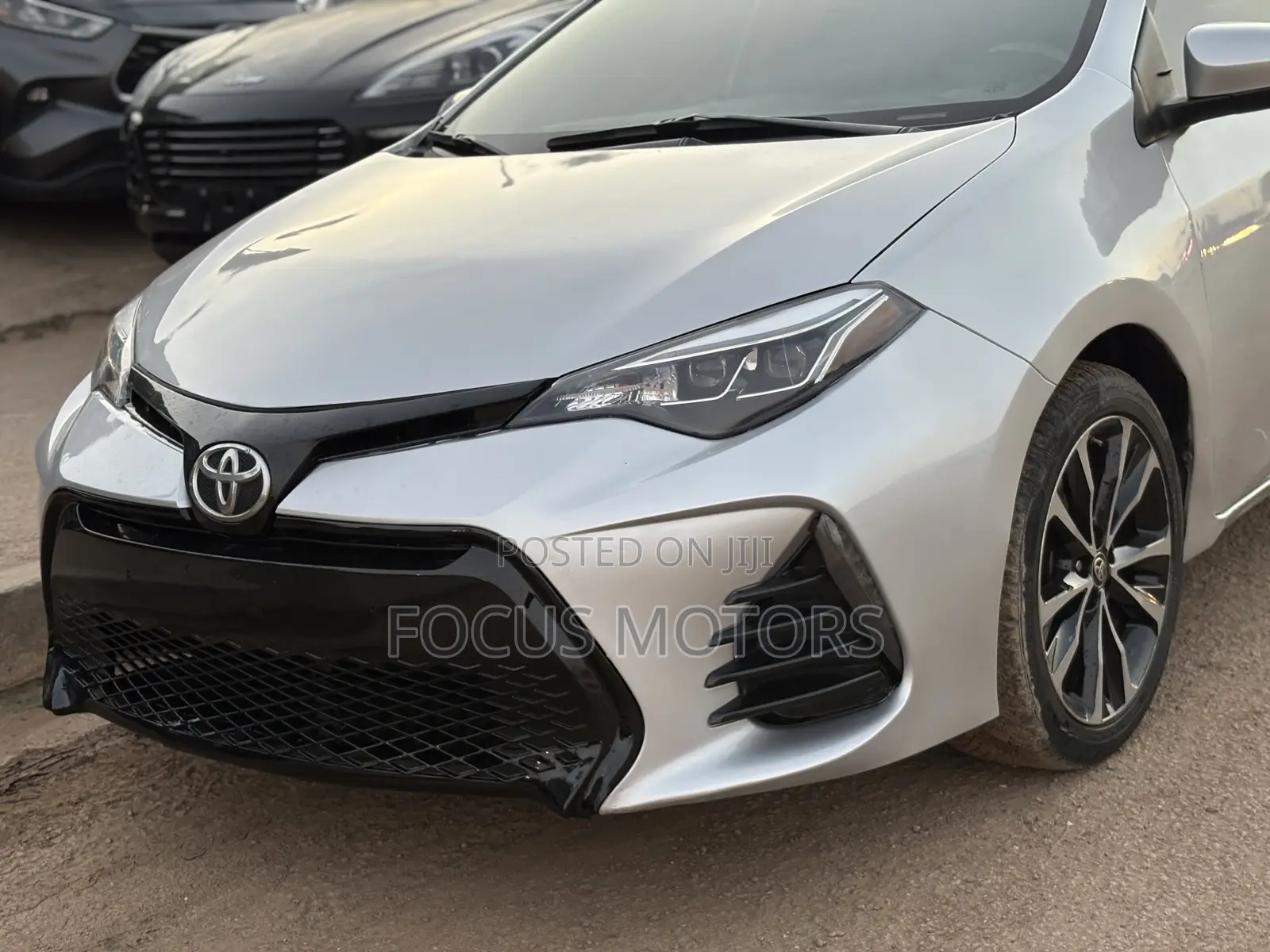Toyota Corolla SE (1.8L 4cyl 2A) 2019 Silver