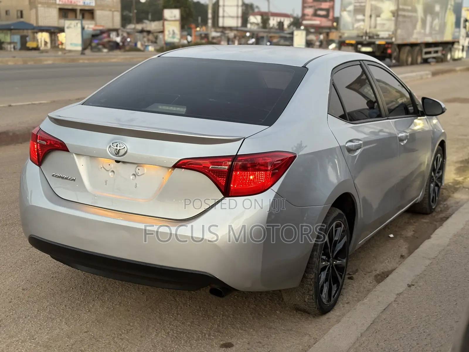 Toyota Corolla SE (1.8L 4cyl 2A) 2019 Silver