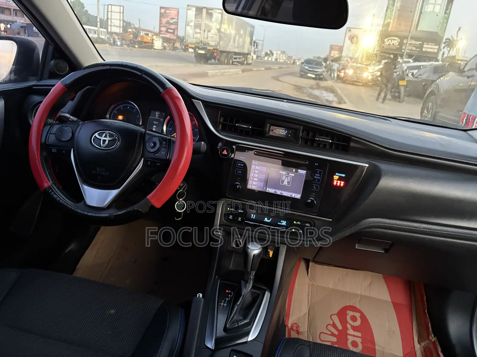 Toyota Corolla SE (1.8L 4cyl 2A) 2019 Silver