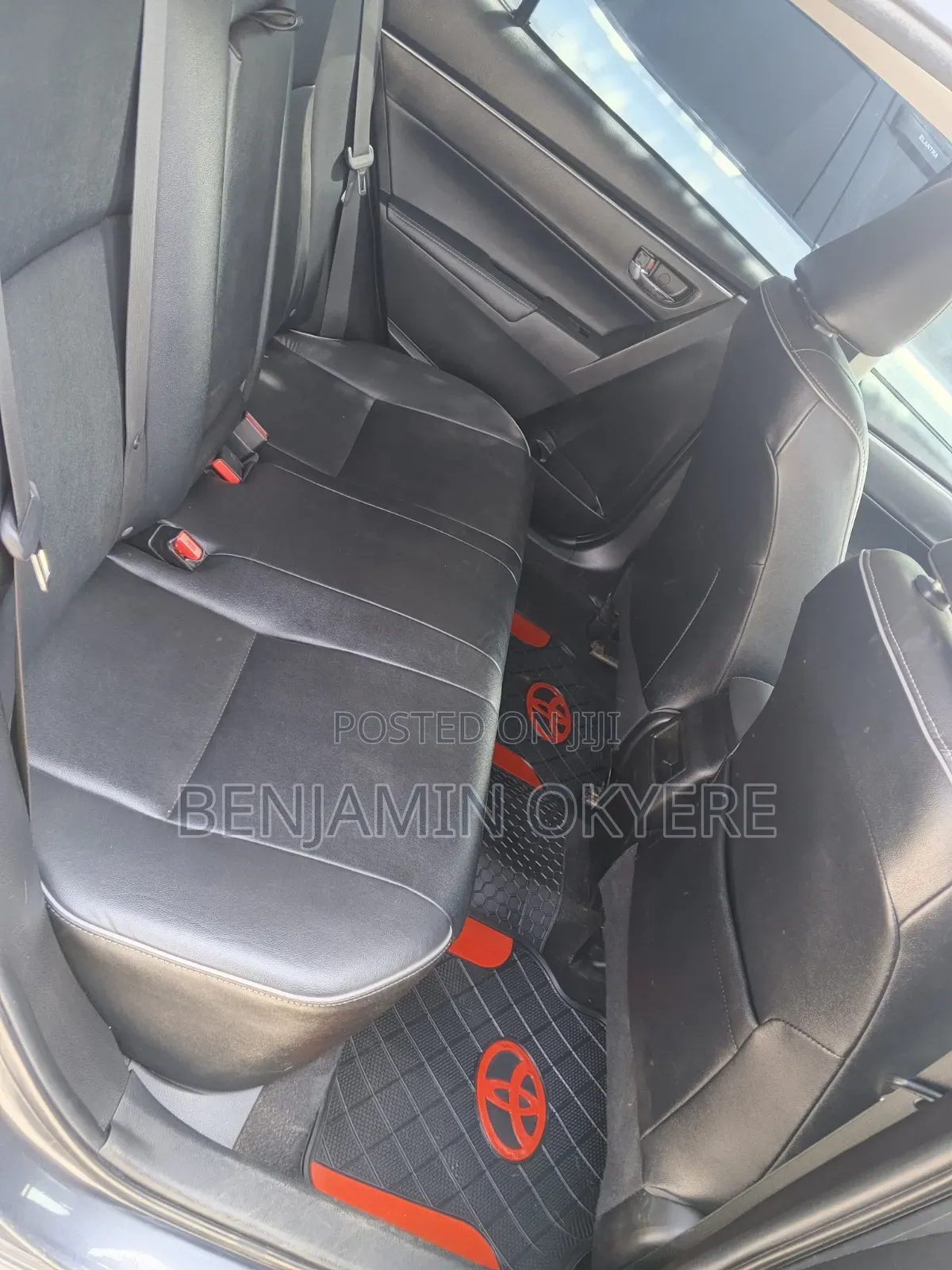 Toyota Corolla XLE (1.8L 4cyl 2A) 2019 Gray