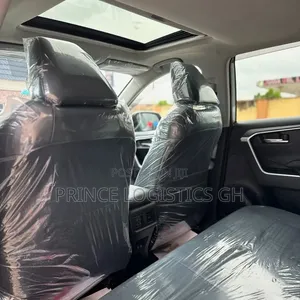 Toyota RAV4 XLE 2021 Silver