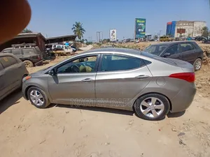Hyundai Elantra GLS Sedan FWD (1.8L 4cyl 6A) 2013 Silver