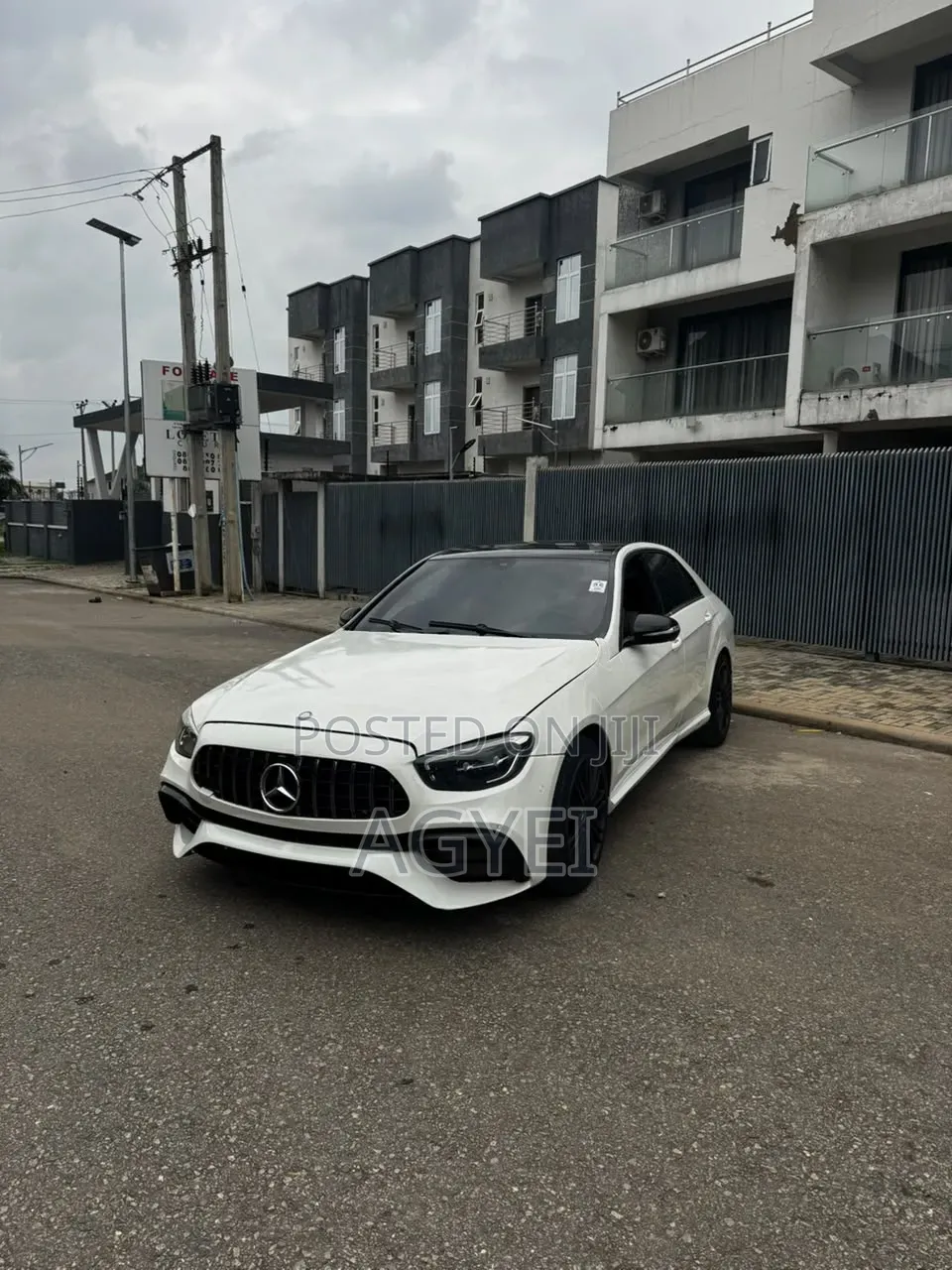 Mercedes-Benz E450 2022 White