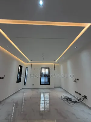 4bdrm House in Lake Side Estate for sale