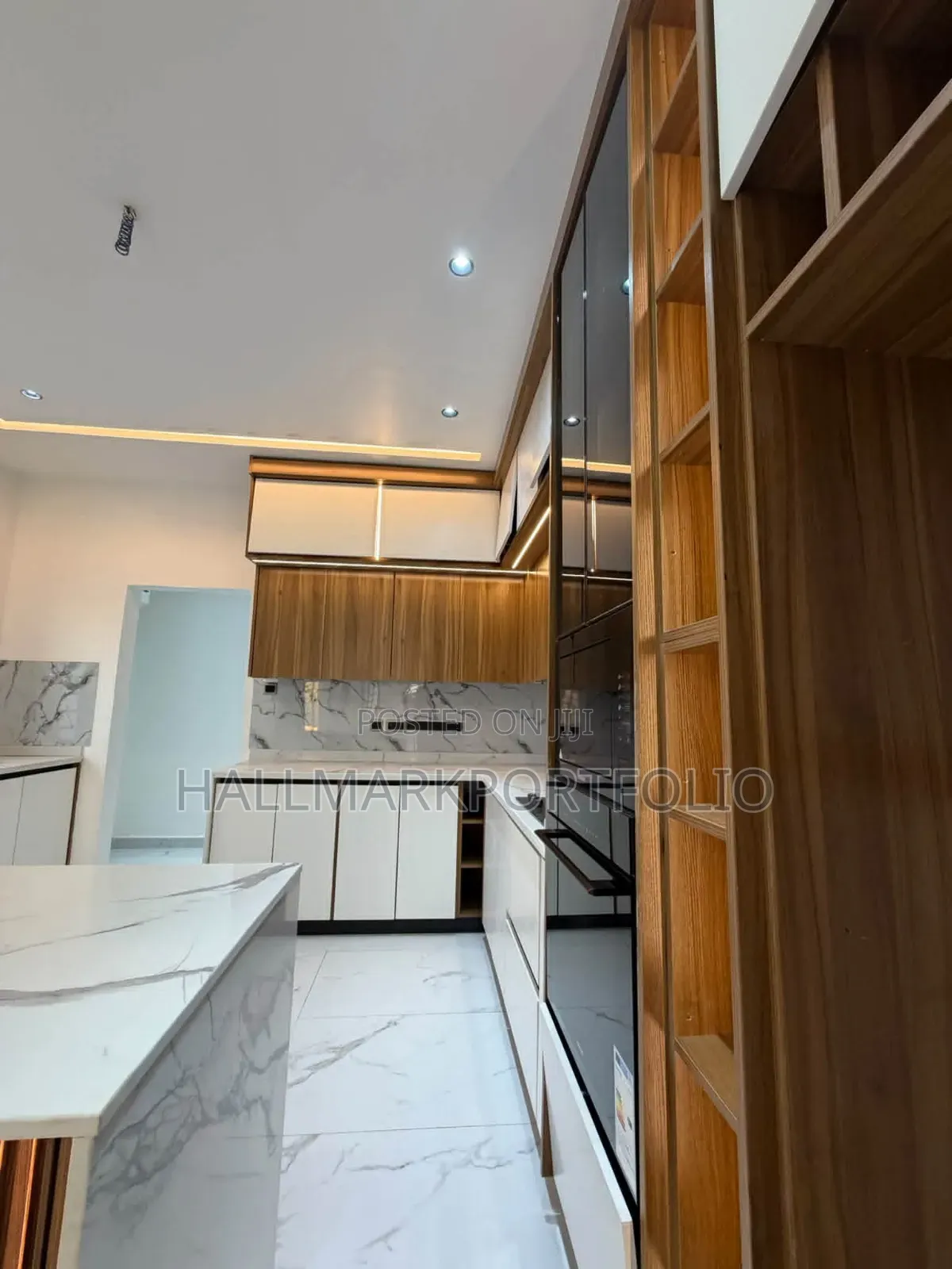 4bdrm House in Lake Side Estate for sale