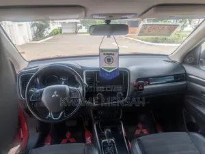 Mitsubishi Outlander SE FWD 2019 Red