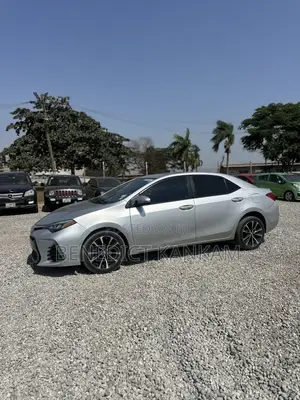 Toyota Corolla SE 4dr Sedan (1.8L 4cyl CVT) 2017 Silver
