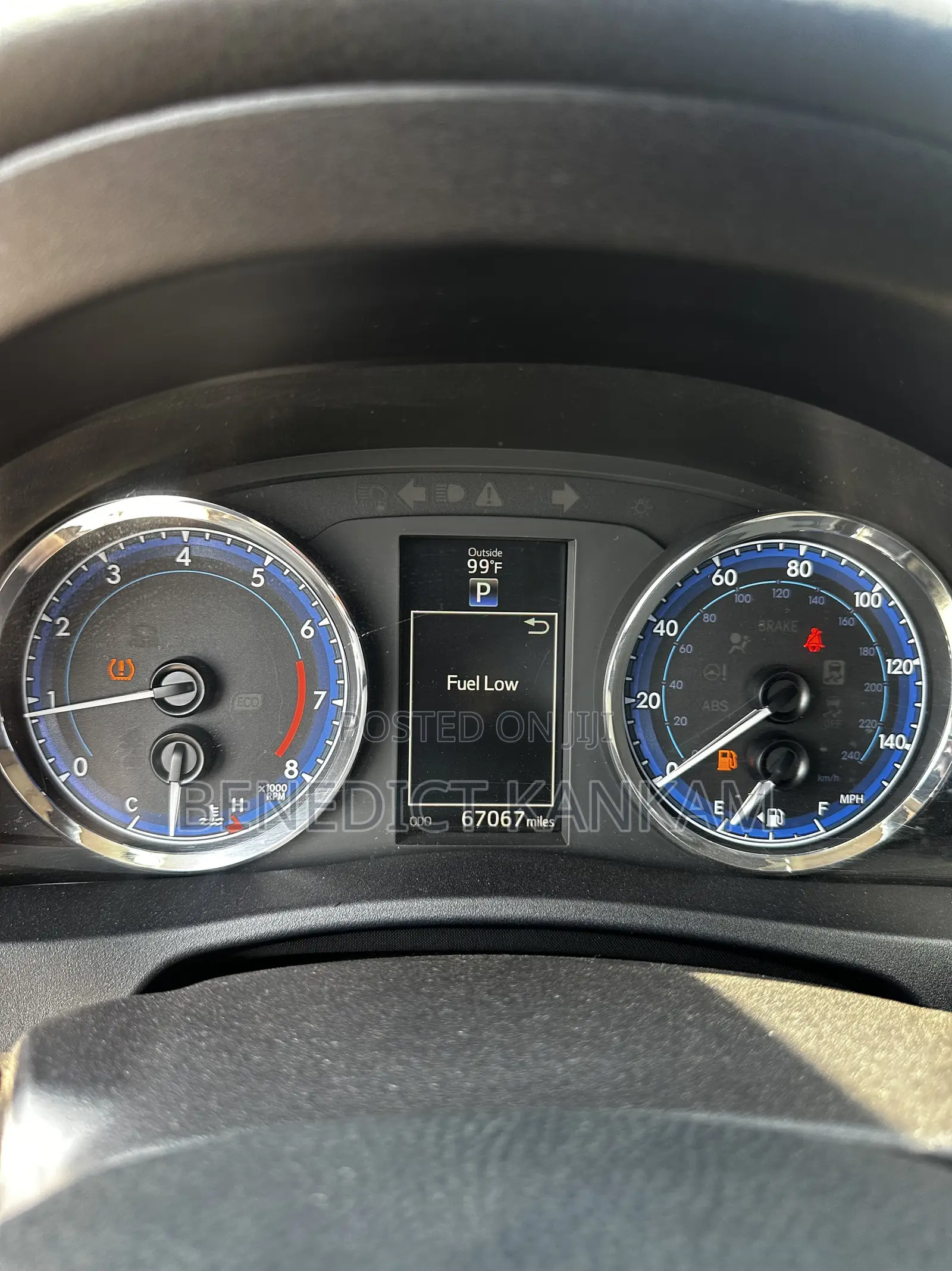 Toyota Corolla SE 4dr Sedan (1.8L 4cyl CVT) 2017 Silver