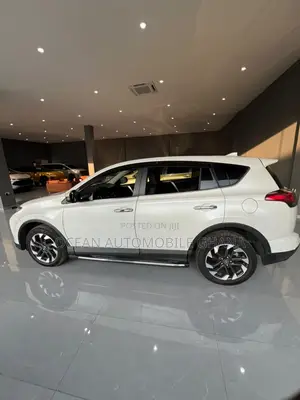 Toyota RAV4 2018 White