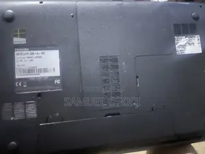 Laptop Toshiba A40 4GB Intel Core i7 SSHD (Hybrid) 16 GB