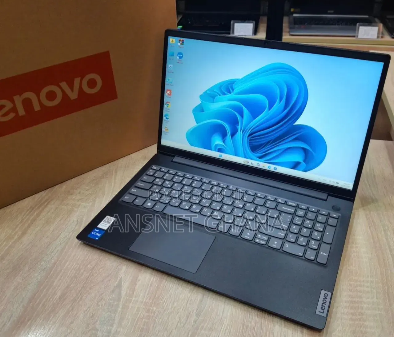 New Laptop Lenovo V15 8GB Intel Core i3 SSD 256GB
