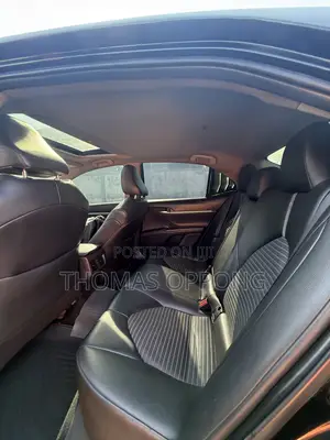 Toyota Camry SE FWD (2.5L 4cyl 8AM) 2018 Black