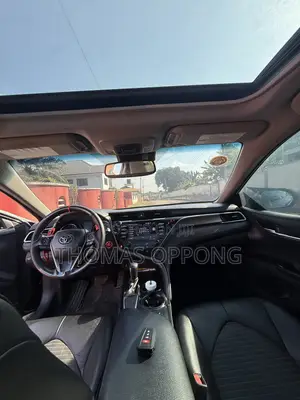 Toyota Camry SE FWD (2.5L 4cyl 8AM) 2018 Black