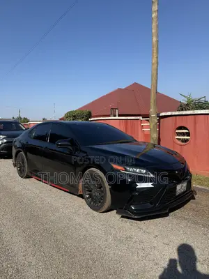 Toyota Camry SE FWD (2.5L 4cyl 8AM) 2018 Black