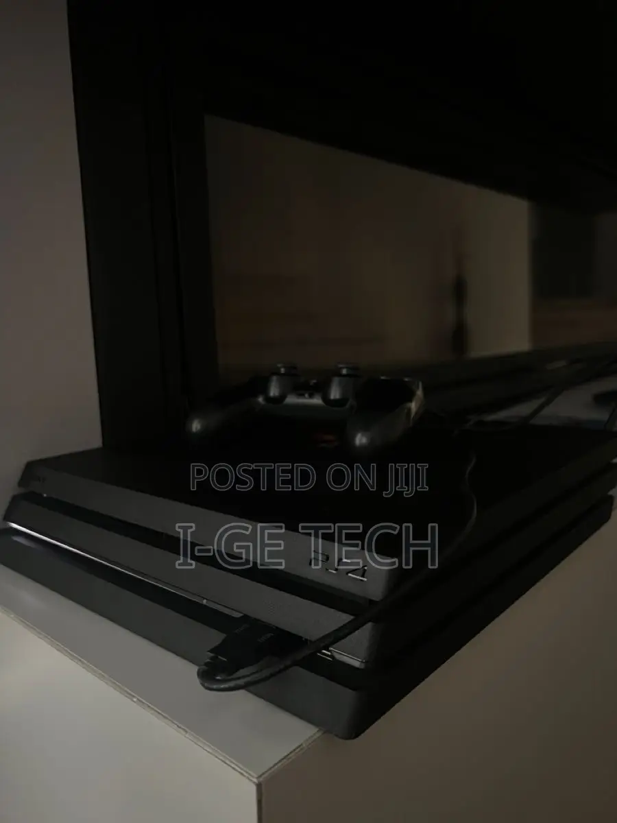 Ps4 Pro 1tb With Games and Accessories