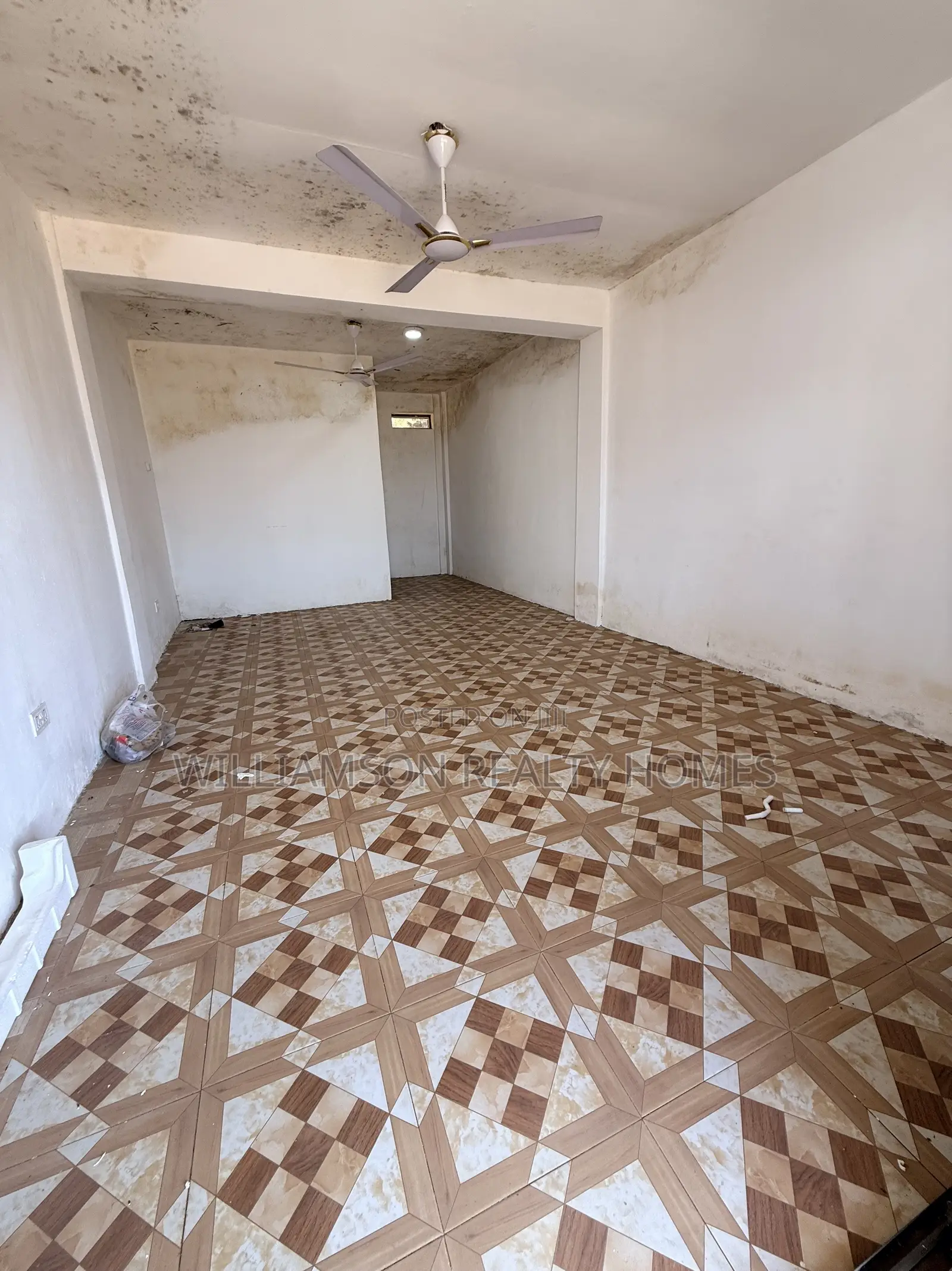 Spacious Downstairs Shop/Store/Office Space for Rent,spintex