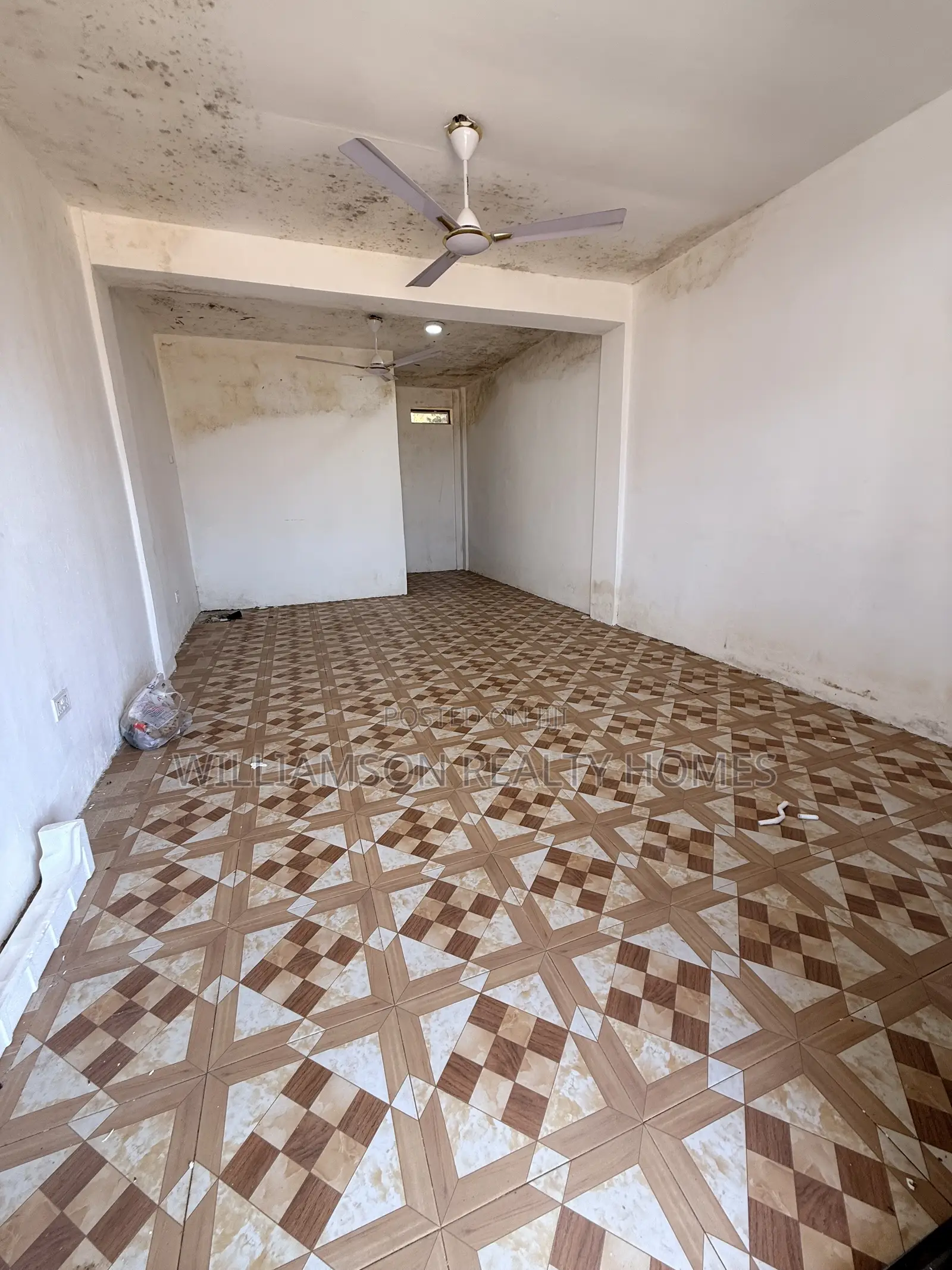Spacious Downstairs Shop/Store/Office Space for Rent,spintex