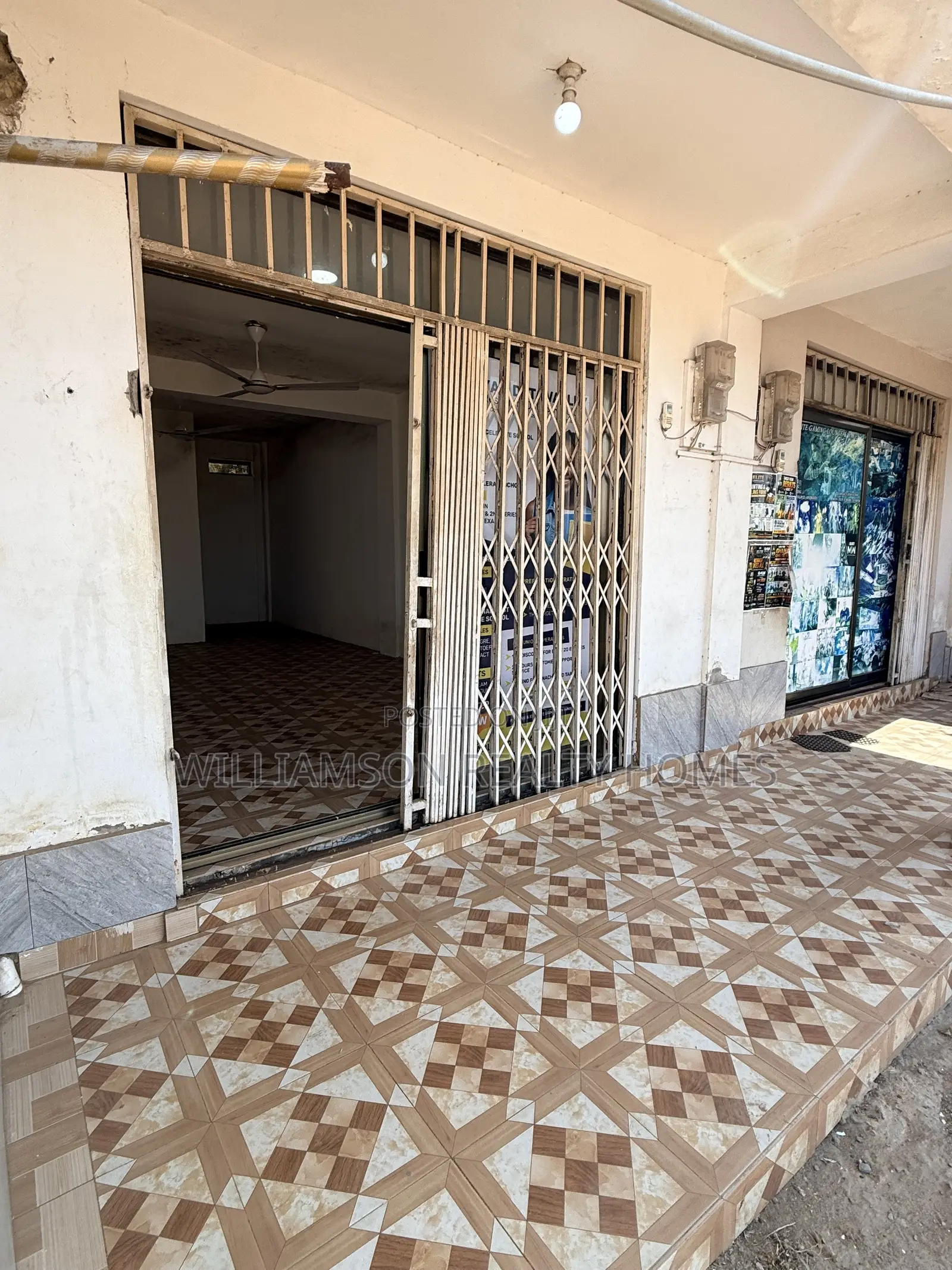 Spacious Downstairs Shop/Store/Office Space for Rent,spintex