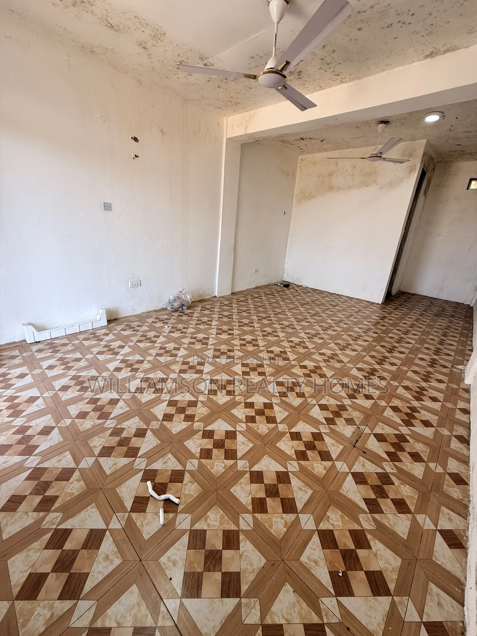 Spacious Downstairs Shop/Store/Office Space for Rent,spintex