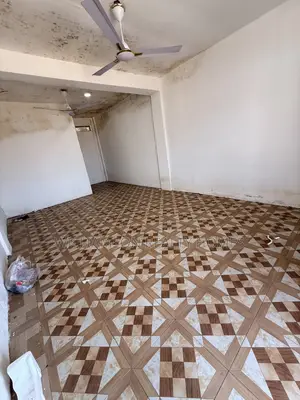Spacious Downstairs Shop/Store/Office Space for Rent,spintex