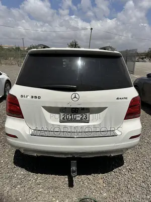 Mercedes-Benz GLK-Class Base GLK 350 4dr AWD 4MATIC (3.5L 6cyl 7A) 2015