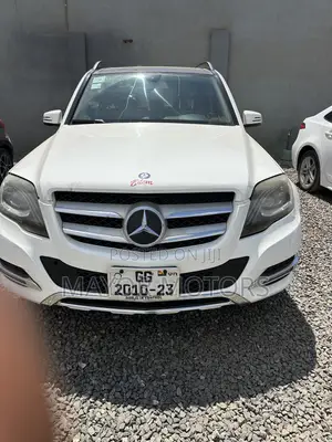 Mercedes-Benz GLK-Class Base GLK 350 4dr AWD 4MATIC (3.5L 6cyl 7A) 2015