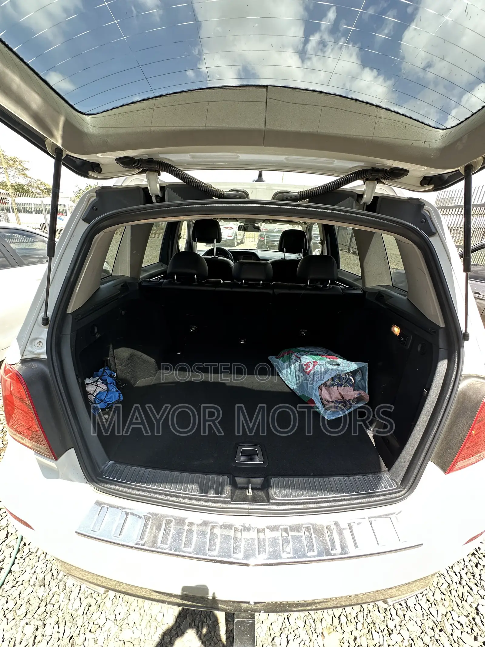 Mercedes-Benz GLK-Class Base GLK 350 4dr AWD 4MATIC (3.5L 6cyl 7A) 2015