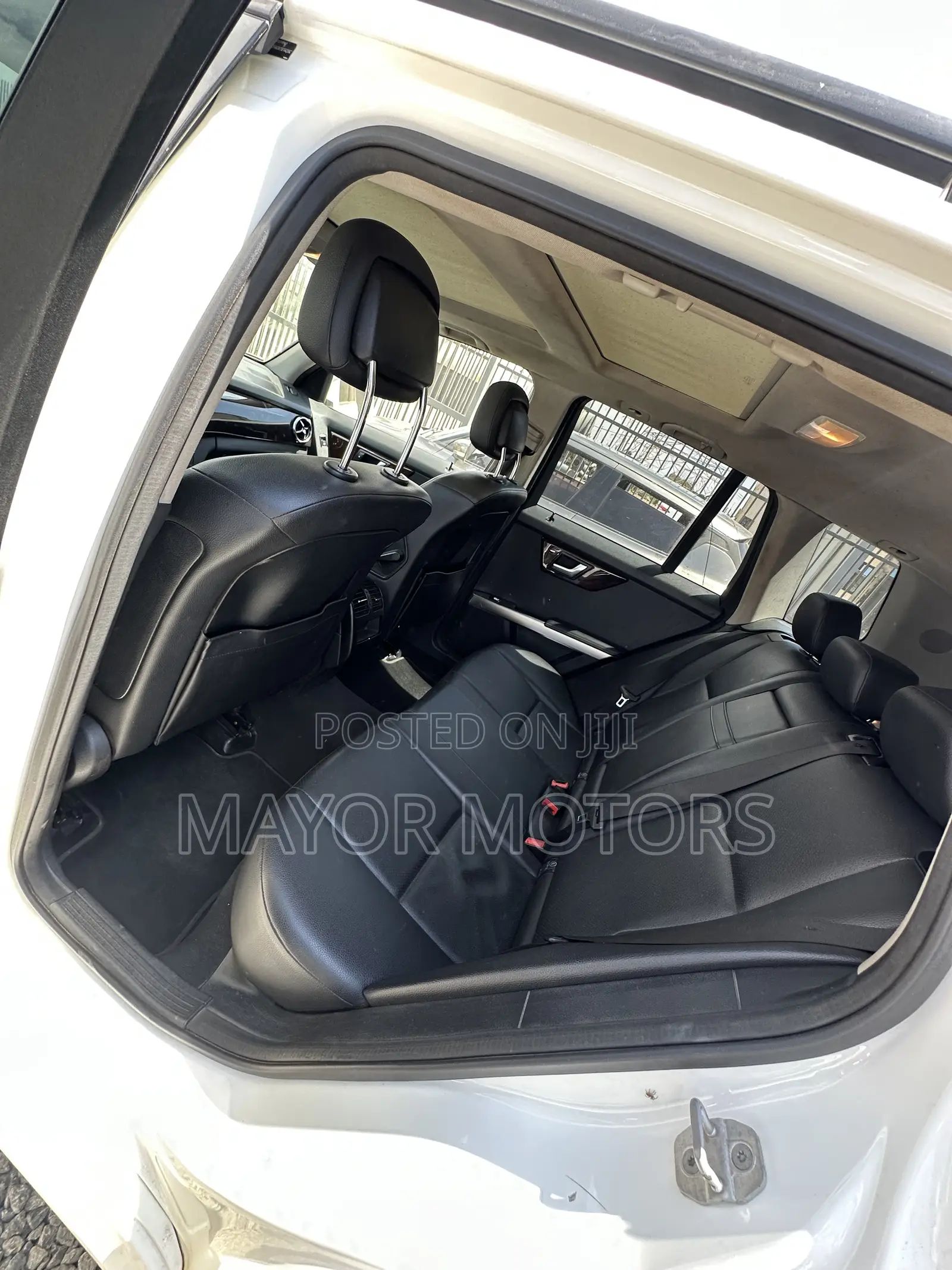 Mercedes-Benz GLK-Class Base GLK 350 4dr AWD 4MATIC (3.5L 6cyl 7A) 2015