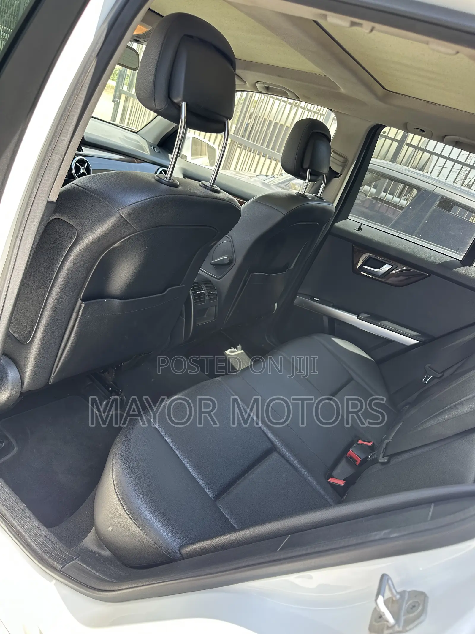 Mercedes-Benz GLK-Class Base GLK 350 4dr AWD 4MATIC (3.5L 6cyl 7A) 2015