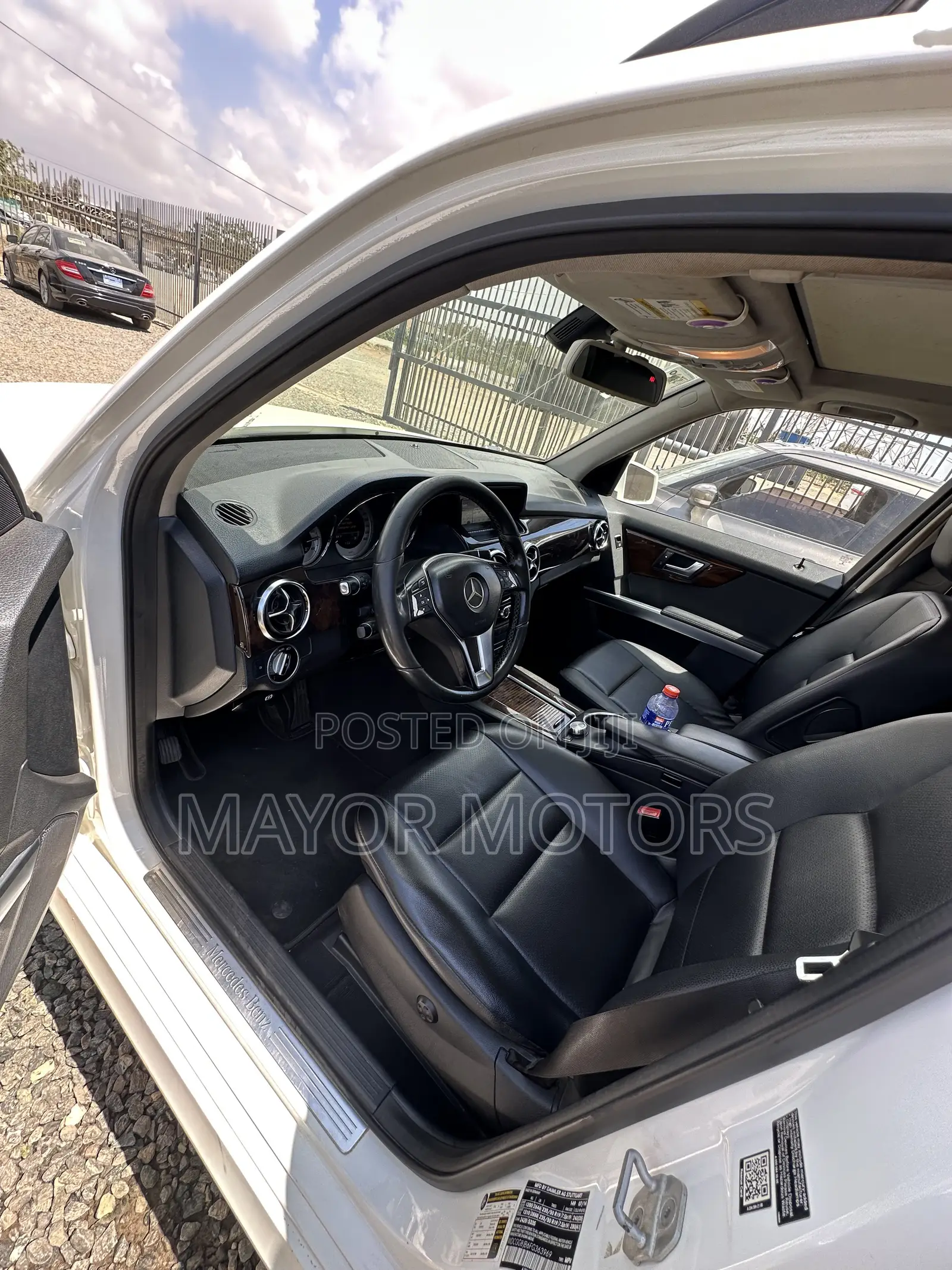 Mercedes-Benz GLK-Class Base GLK 350 4dr AWD 4MATIC (3.5L 6cyl 7A) 2015