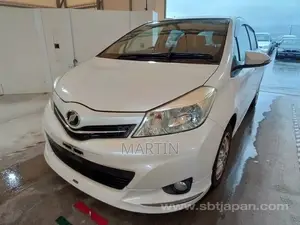 Toyota Vitz 2014 Pearl