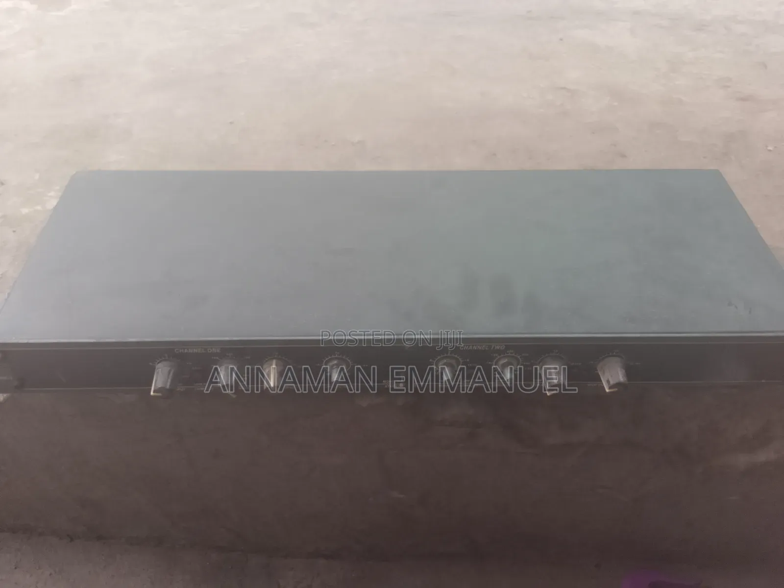 DBX 223XL Professional Stereo 2-Way / Mono 3-Way Crossover – Used