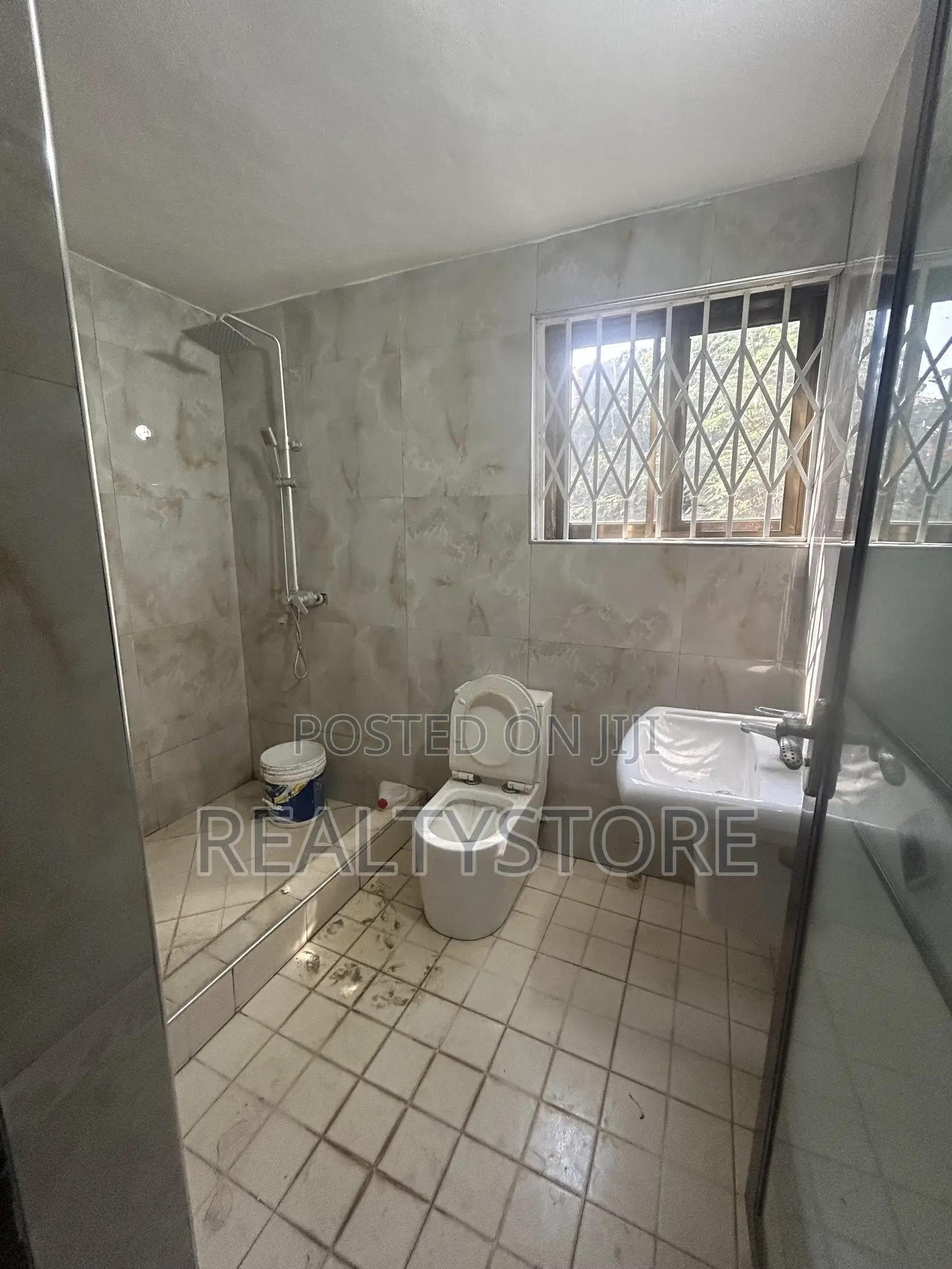 5bdrm House in Ashongman Estate, Accra Metropolitan for rent
