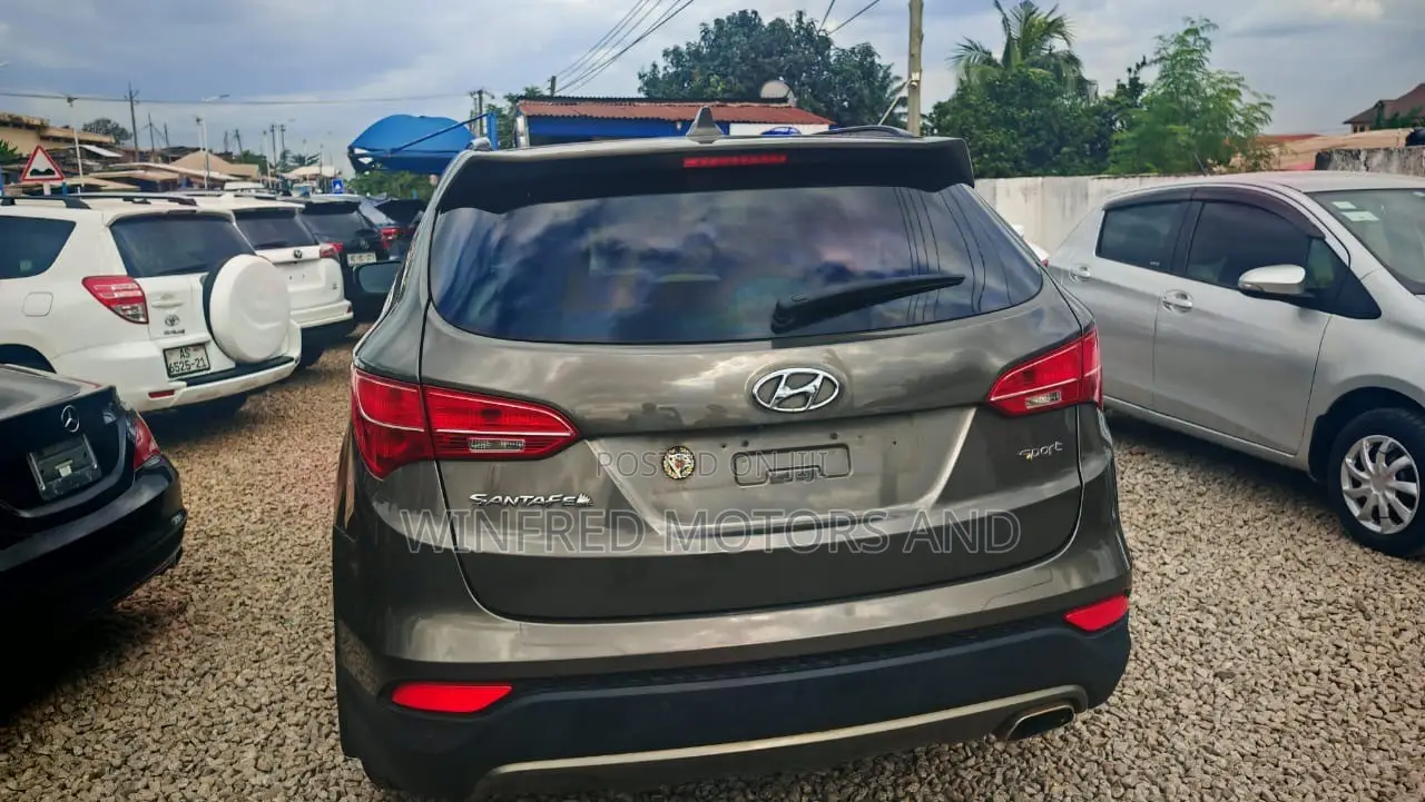 Hyundai Santa Fe GLS 4dr SUV (3.3L 6cyl 6A) 2014 Gray