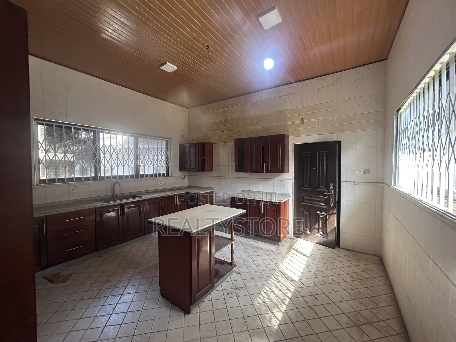 5bdrm House in Ashongman Estate, Accra Metropolitan for rent
