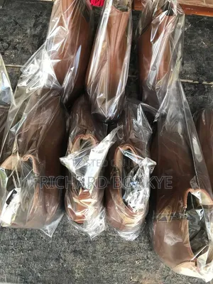 Man Shoe for Sale Wholesale Price