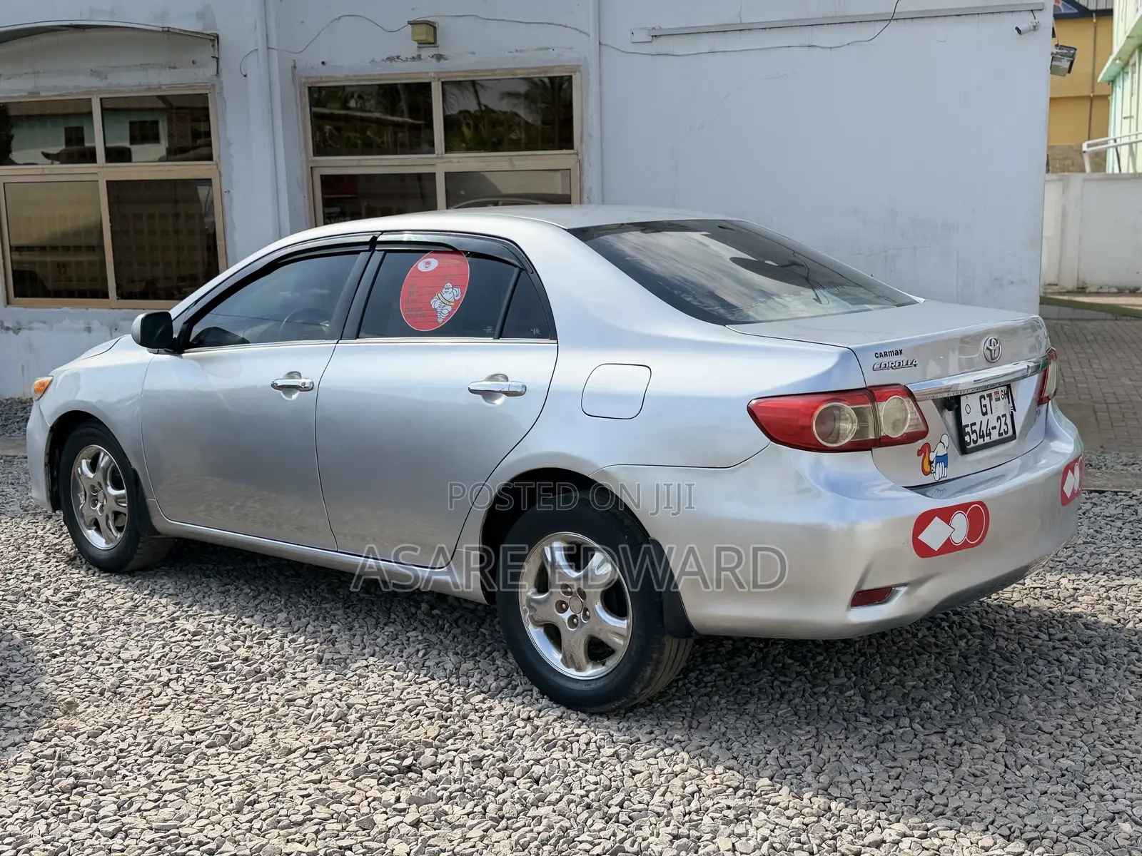 Toyota Corolla LE 4dr Sedan (1.8L 4cyl 4A) 2013