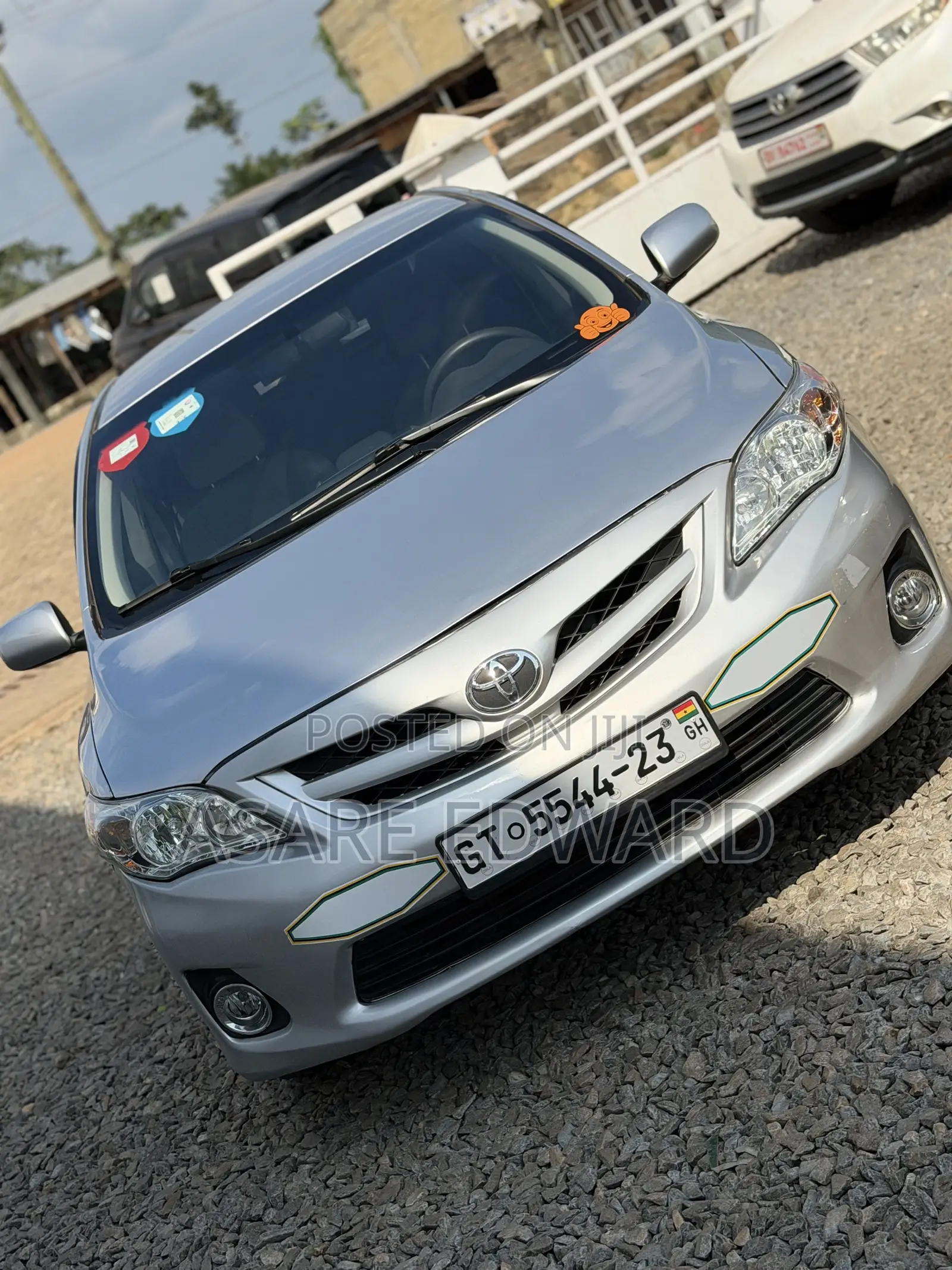 Toyota Corolla LE 4dr Sedan (1.8L 4cyl 4A) 2013