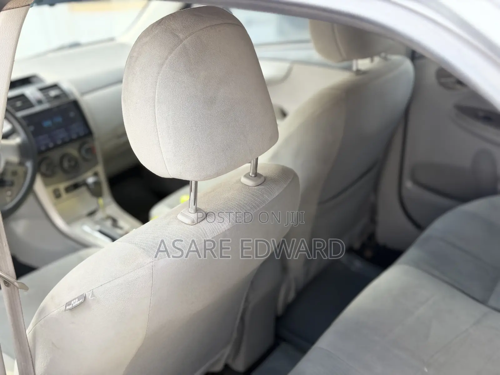 Toyota Corolla LE 4dr Sedan (1.8L 4cyl 4A) 2013