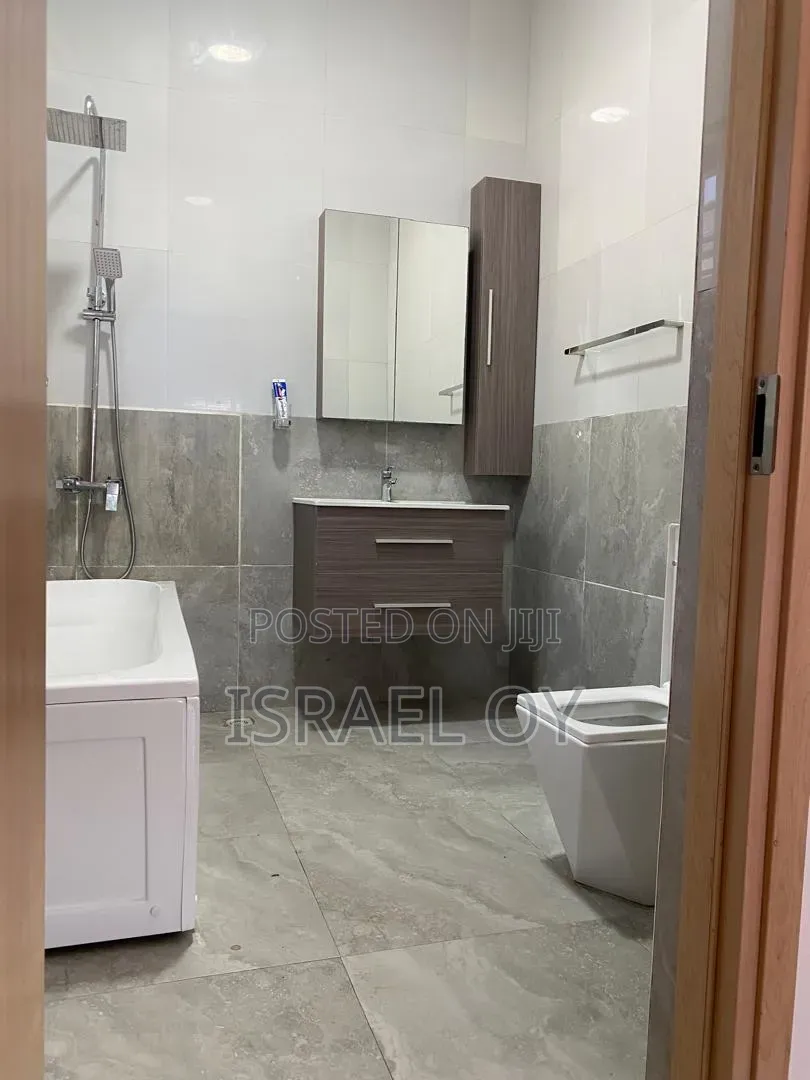 3bdrm House in Caterpillar Junction, Accra Metropolitan for rent