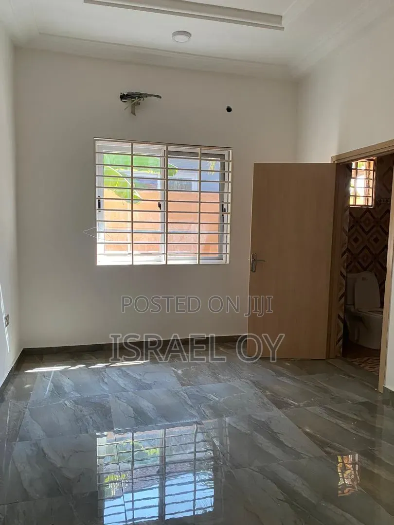 3bdrm House in Caterpillar Junction, Accra Metropolitan for rent