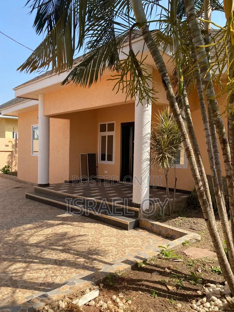 3bdrm House in Caterpillar Junction, Accra Metropolitan for rent
