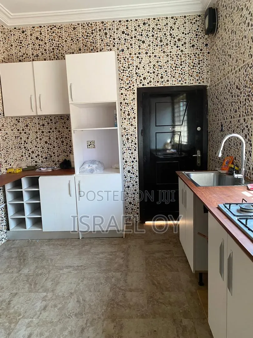 3bdrm House in Caterpillar Junction, Accra Metropolitan for rent