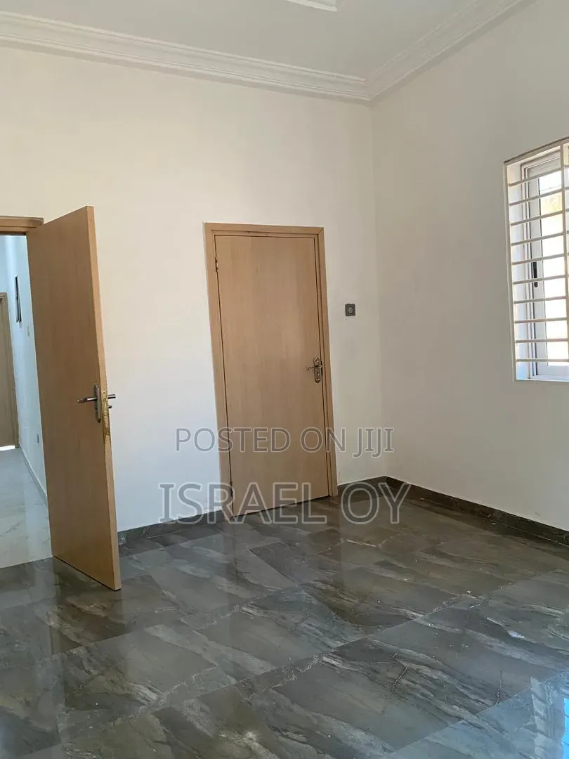 3bdrm House in Caterpillar Junction, Accra Metropolitan for rent