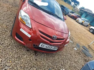 Toyota Yaris 2010 Red